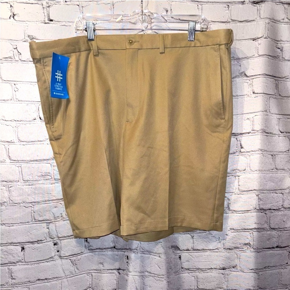 Haggar Flat Front Chino Shorts Beige Golf Cool 18 Pro Men’s Pockets Size 42 Tan